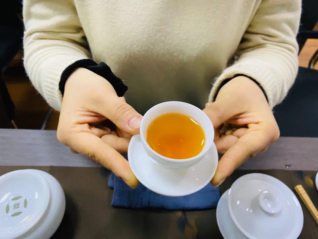 女神節快樂！三月花盛，品茗人生。